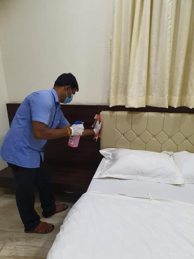Arihanth Inn Vellore Bagian luar foto
