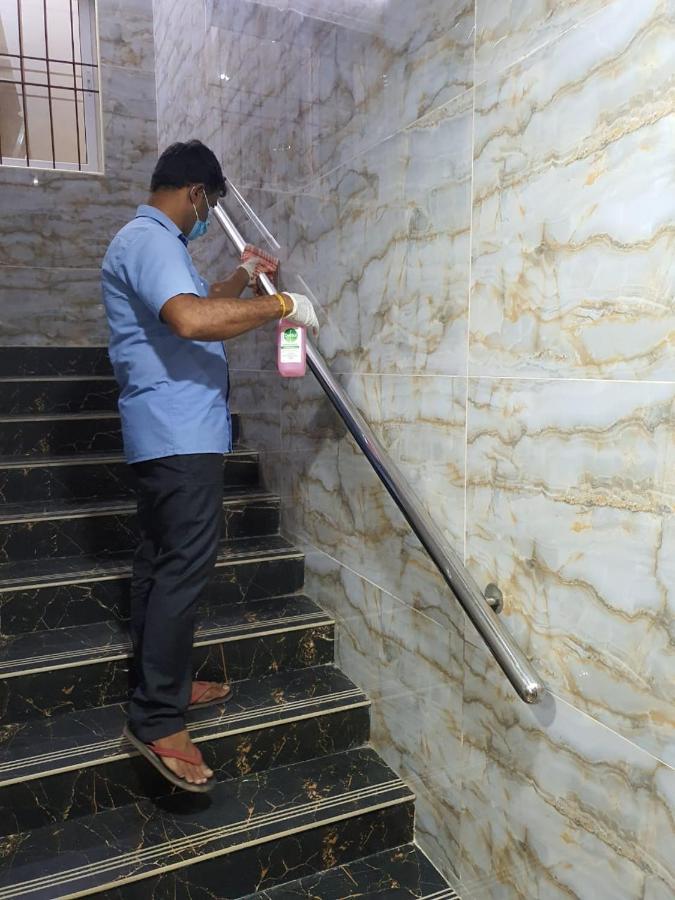 Arihanth Inn Vellore Bagian luar foto
