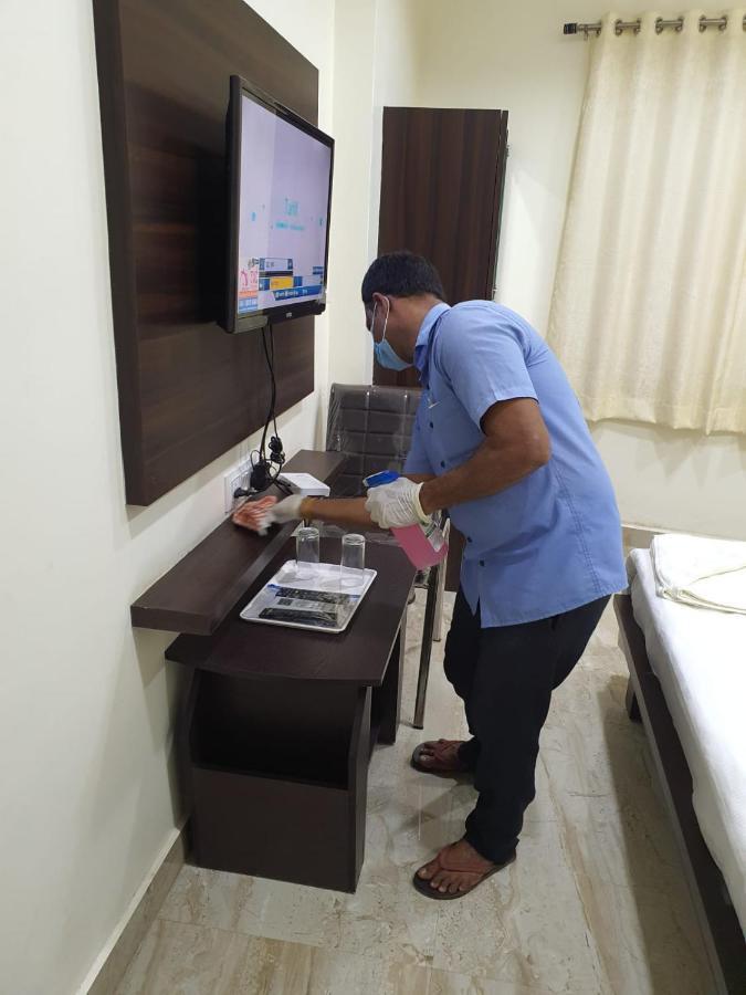 Arihanth Inn Vellore Bagian luar foto