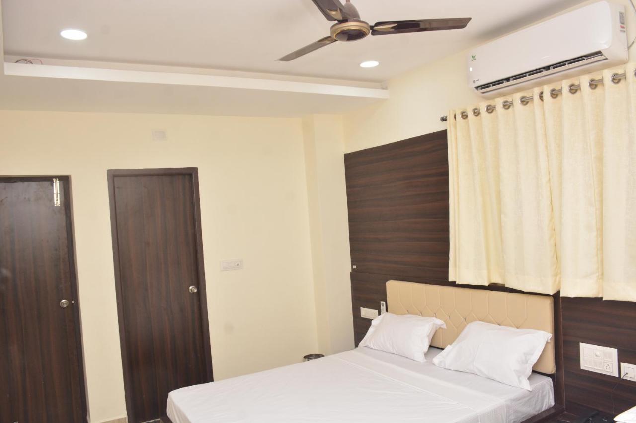 Arihanth Inn Vellore Bagian luar foto