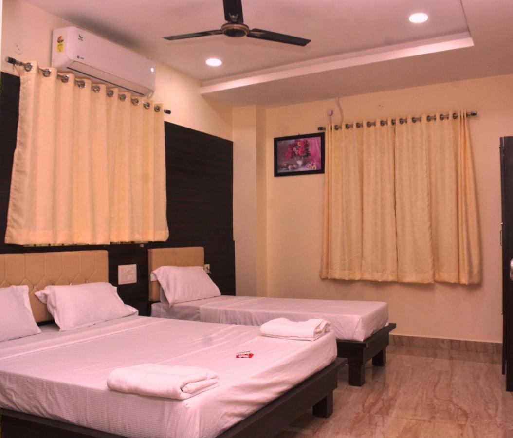Arihanth Inn Vellore Bagian luar foto